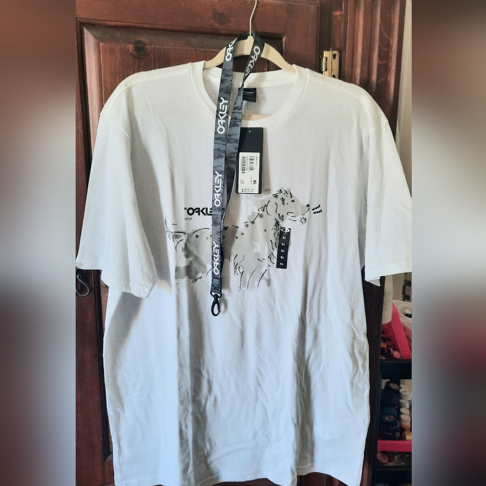Oakley Men's iykyk T-shirt XL w/FREE Lanyard